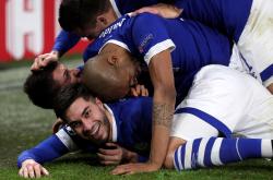 开云体育入口-包含沙尔克主场水货，遗憾无缘欧冠半决赛，球迷痛心的词条