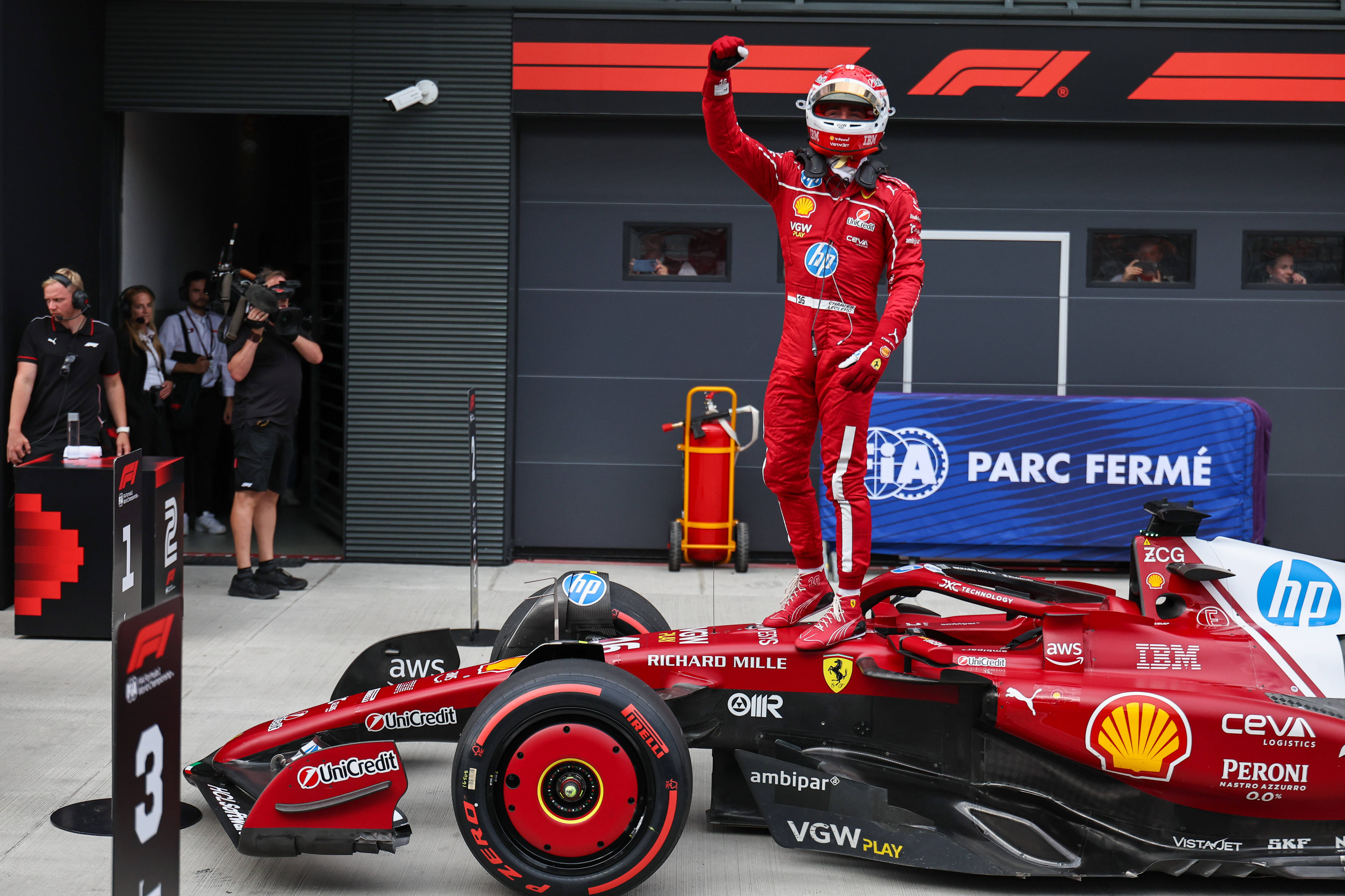 关于梅赛德斯鏖战法拉利,拉塞尔刷新纪录的信息 关于梅赛德斯鏖战法拉利,拉塞尔刷新纪录的信息