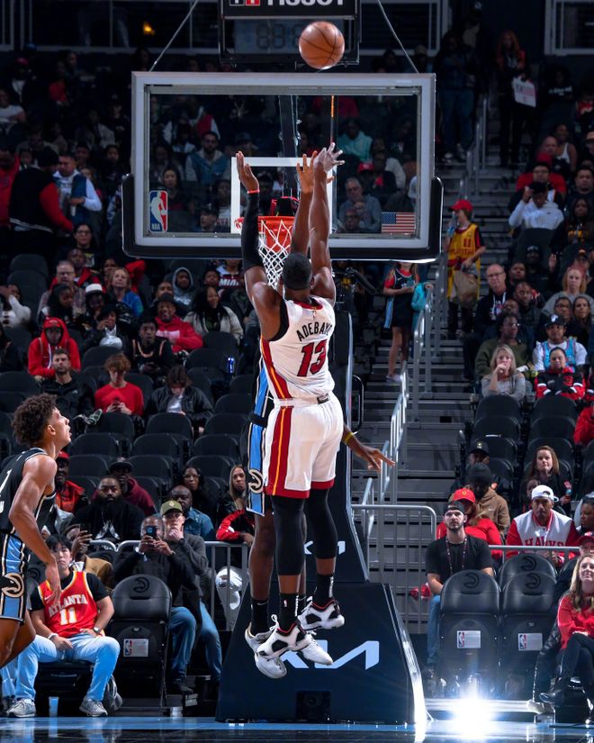 美国男篮逆转雄鹿，阿德巴约惊艳世界