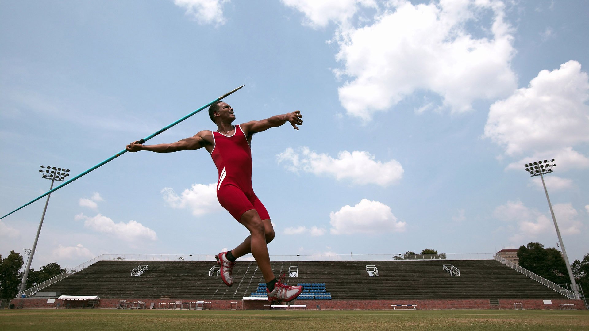 赛道上的中锋,当恩比德在F1街道赛接管比赛